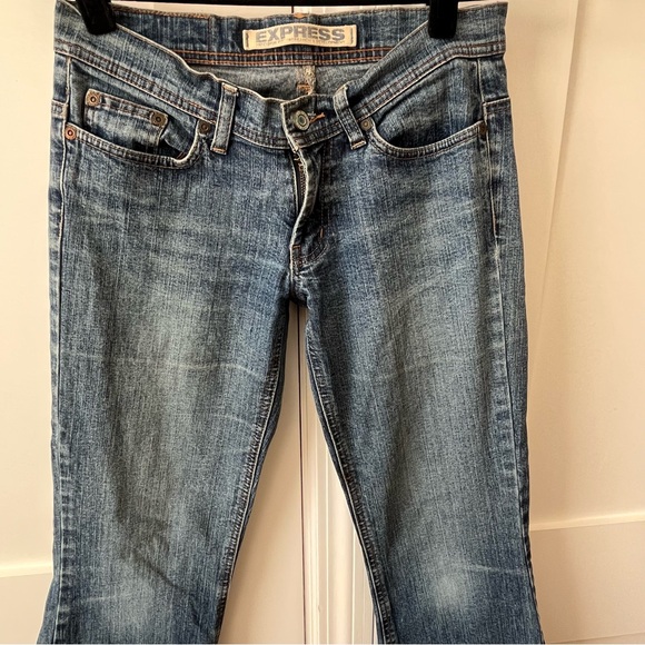 Express Y2K Precision Fit Cetine Low Rise Flare Jeans Medium Wash Blue Sz 0S - Picture 7 of 16